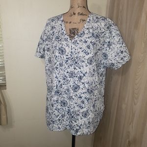 Medgear 2XL scrub top with side slit pockets